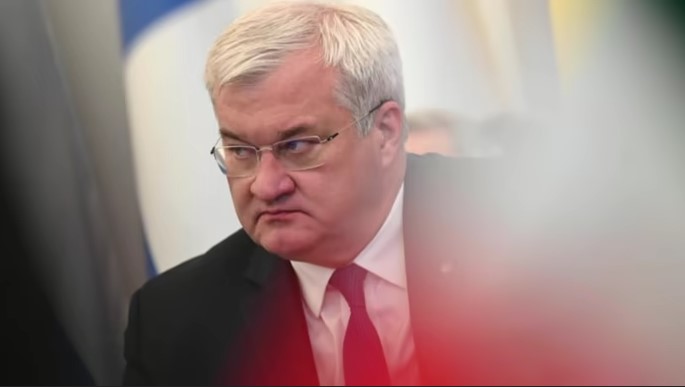 У відповідь на дії Будапешта Україна висилає двох угорських дипломатів
