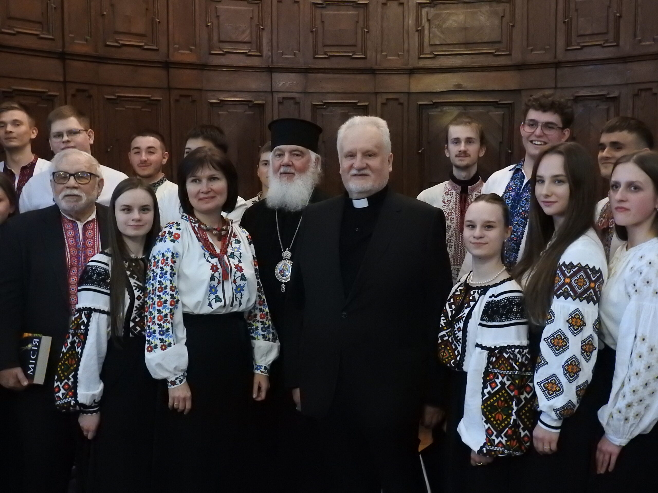 «МІСІЯ» життя, слова і служіння: у Львові презентовано книгу про владику Віктора Бедь
