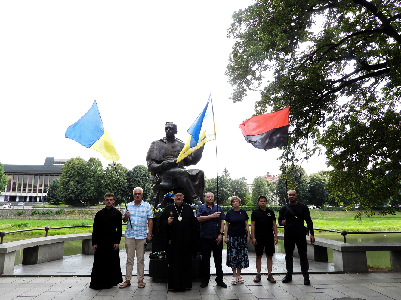 Представники української громадськості, НРУ та духовенства ПЦУ вшанували пам’ять Августина Волошина, президента Карпатської України, з нагоди 80-х роковин його упокоєння