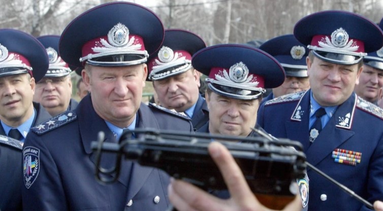 Понад 145 тисяч військових пенсіонерів призовного віку не служать у війську