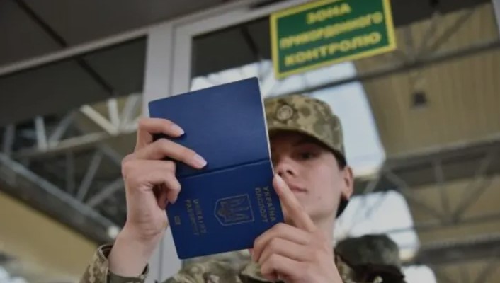 Уряд дозволив виїзд за кордон чоловікам віком від 18 до 22 років