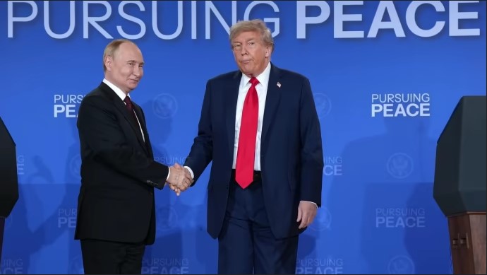 Зустріч Трампа і Путіна завершилася без оголошення домовленостей і припинення вогню