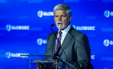 Президент Чехії вважає російську окупацію частин України прийнятною ціною її виживання