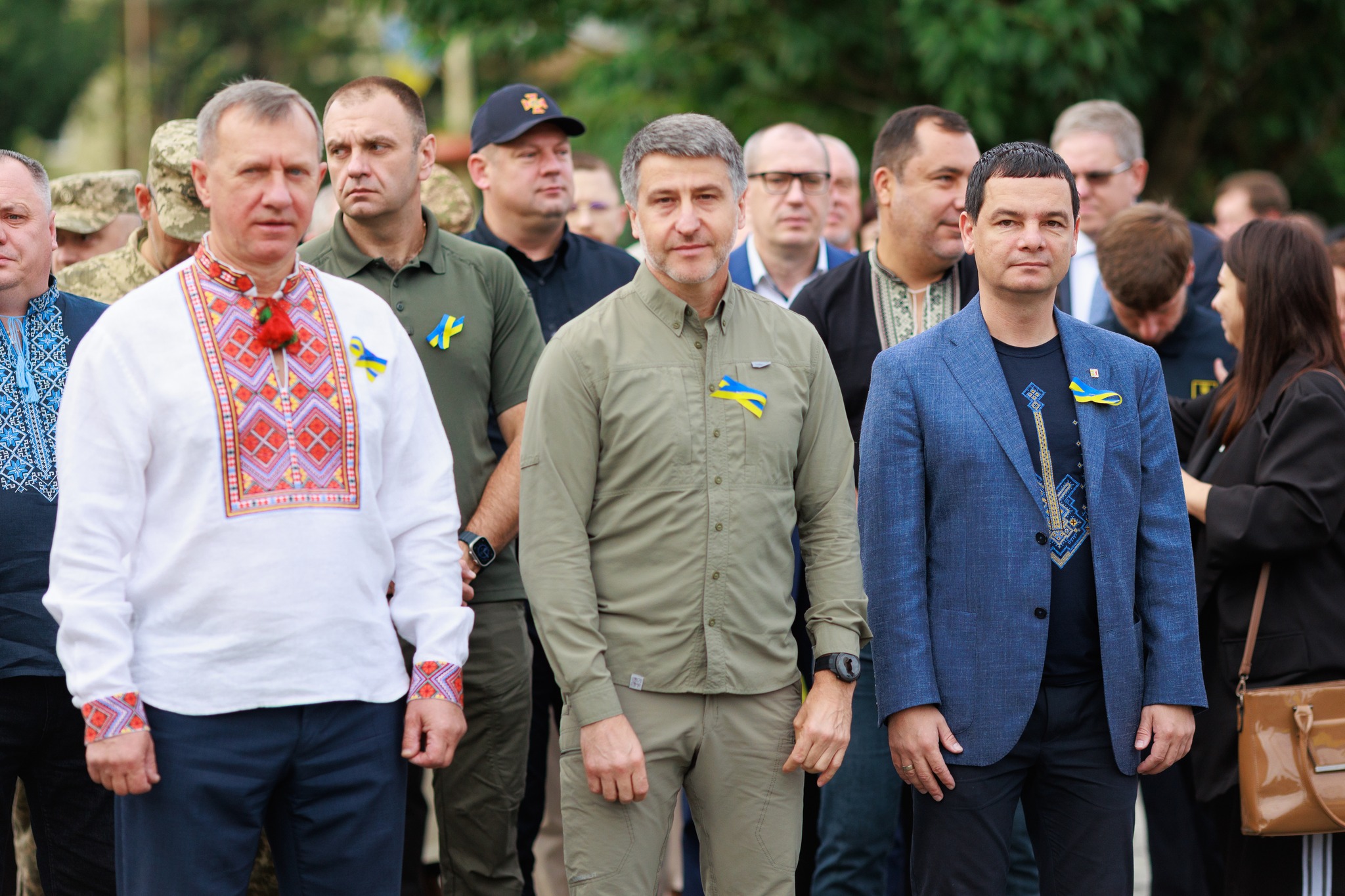 Закарпатська обласна влада відзначила День Державного Прапора України під спів Державного Гімну у виконанні архидиякона Московського патріархату