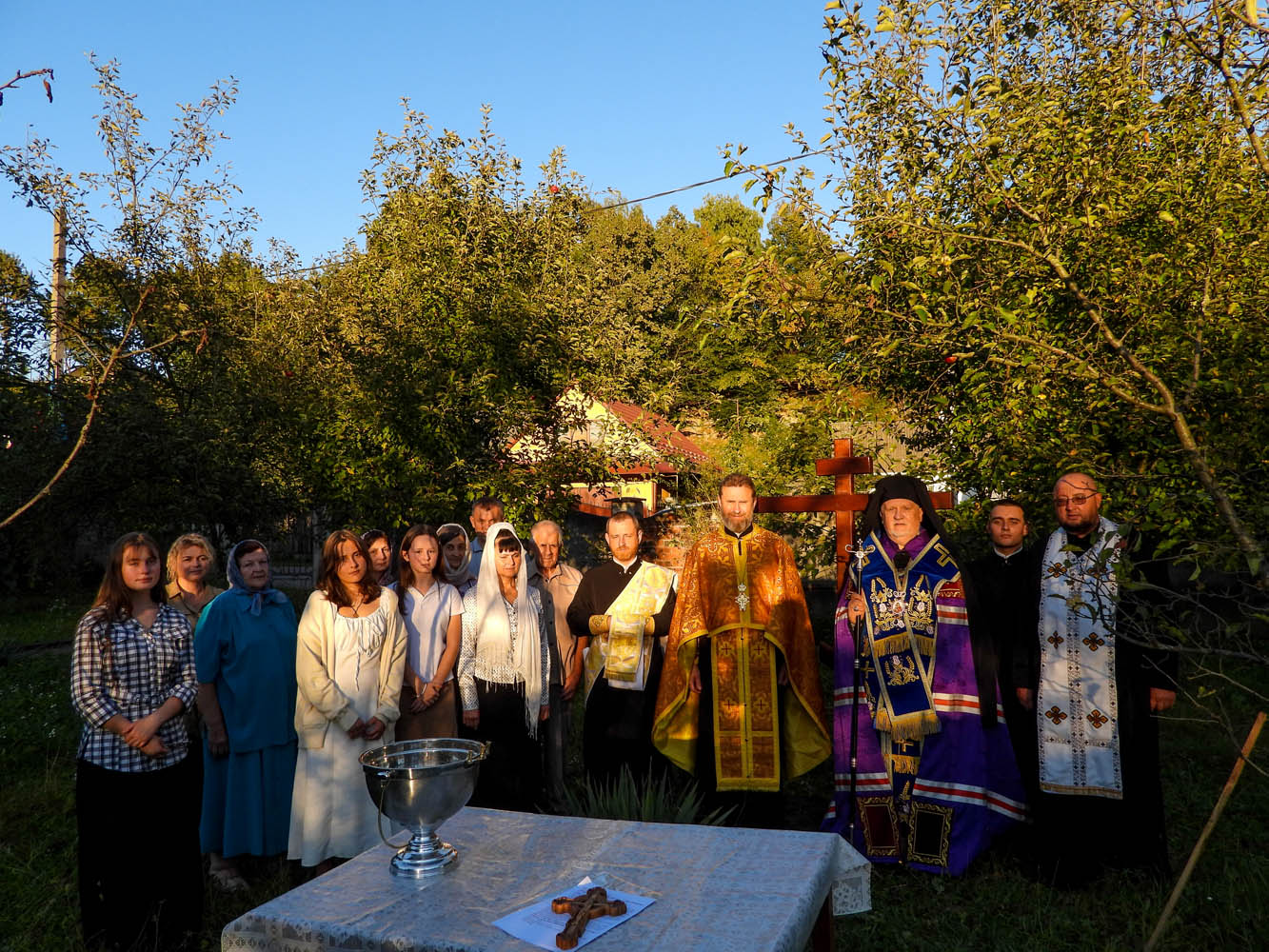 Єпископ Мукачівський і Карпатський Віктор Бедь освятив місце під будівництво нового храму на честь Всіх святих Землі Закарпатськоїу смт Тересва