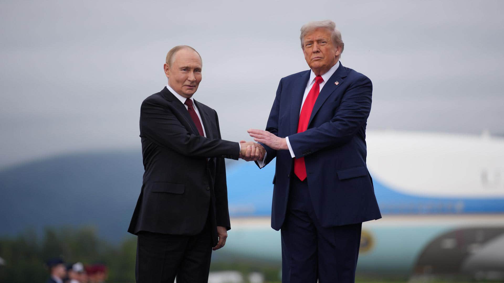 FT: Путін на Алясці влаштував Трампу лекцію про Рюрика, той розлютився і хотів піти