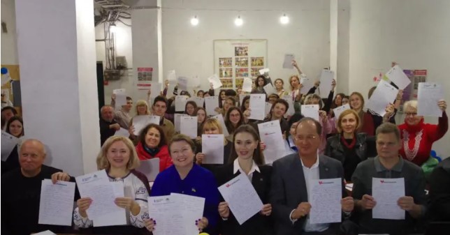 Як диктант “національної єдності” розлютив українців, і що на це каже Наталя Сумська