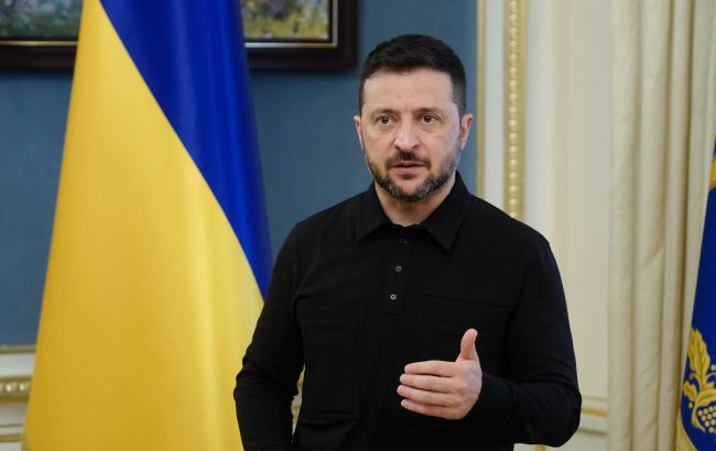 Зеленський був здивований розмовою Трампа з Путіним і анонсом зустрічі в Угорщині, – Axios