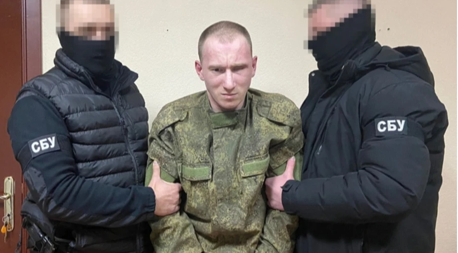 Розстріляв впритул бійця ЗСУ, який здавався в полон: окупанта уперше засудили до довічного