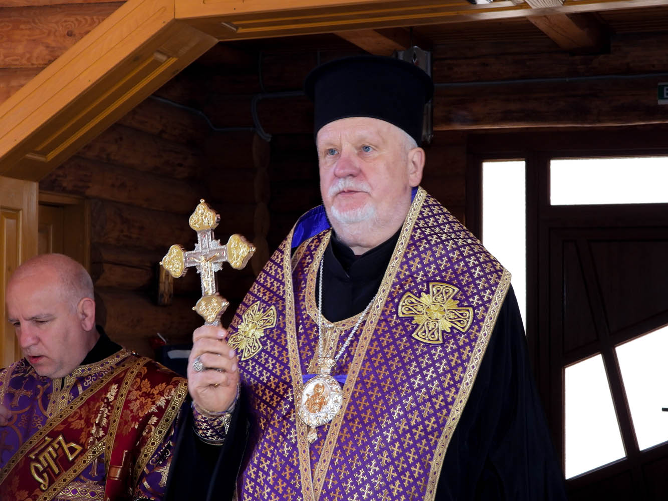 У поминальну суботу єпископ Віктор Бедь очолив панахиду за спочилими у Бозі та полеглими захисниками України
