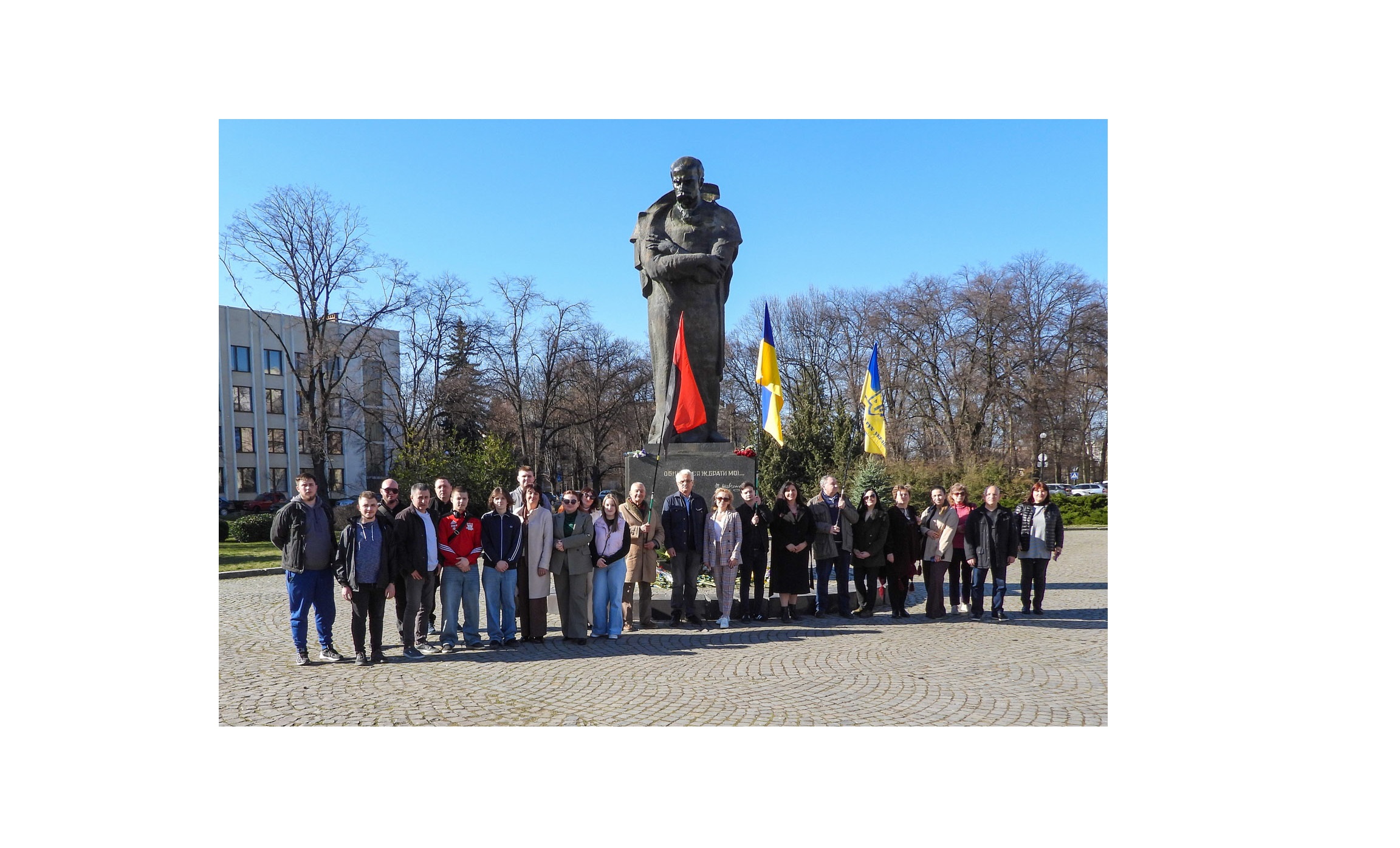 В Ужгороді представники української громадськості та Православної Церкви України урочисто вшанували 212-ту річницю від дня народження Великого пророка української нації Тараса Шевченка