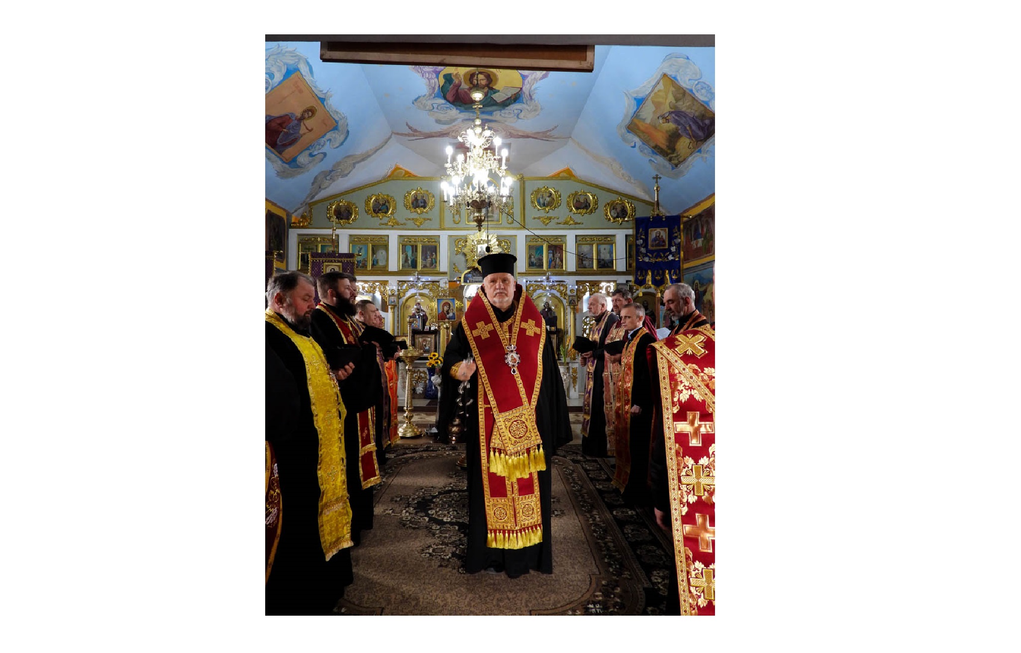 Єпископ Мукачівський і Карпатський Віктор Бедь очолив молебень за перемогу України та літію за полеглими героями у храмі святителя Івана Золотоустого в селі Терново Тячівського району