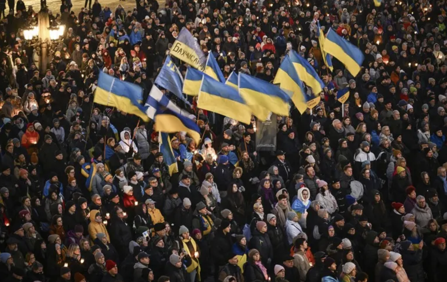Кількість українців з тимчасовим захистом у Євросоюзі продовжує зростати щомісяця: які країни обирають