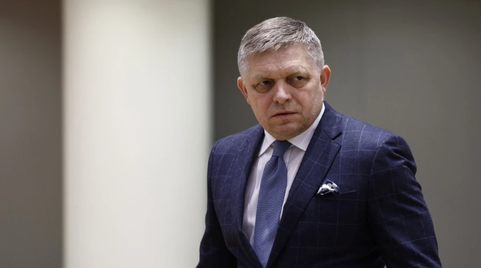 Сікорський: Ми можемо пробачити Фіцо візит до Москви, якщо він допоможе Україні